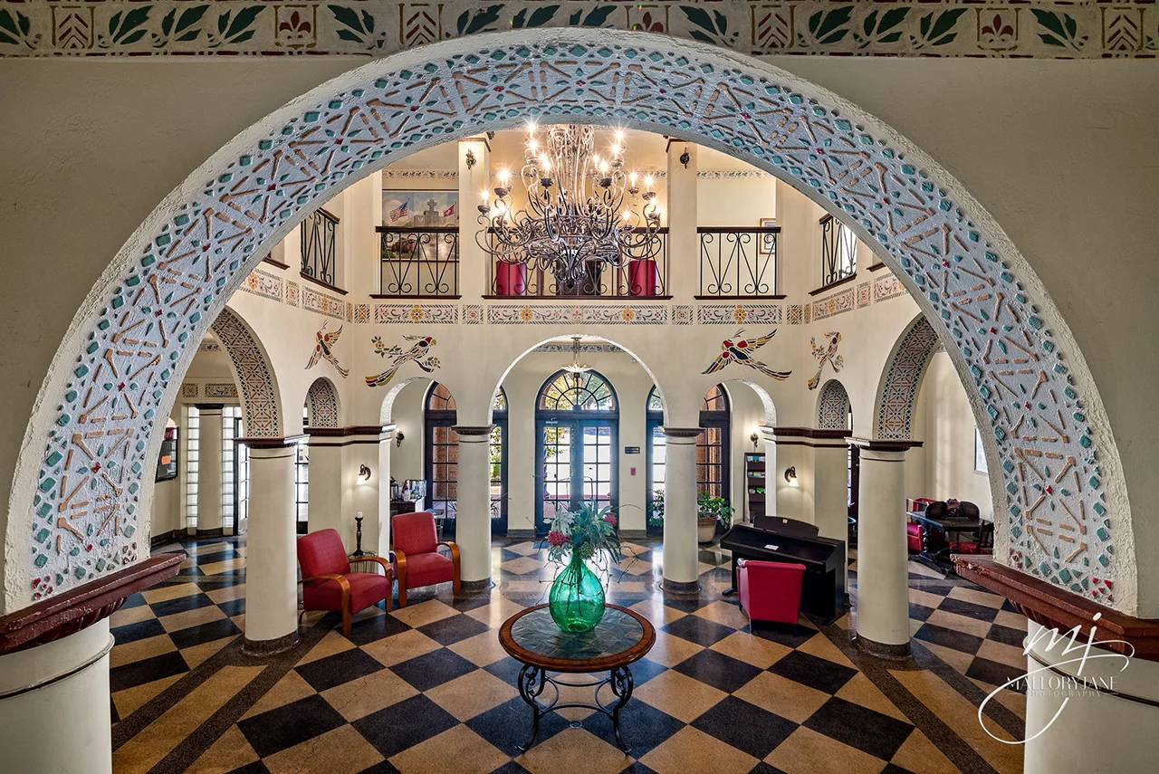 tiled-archway-into-lobby